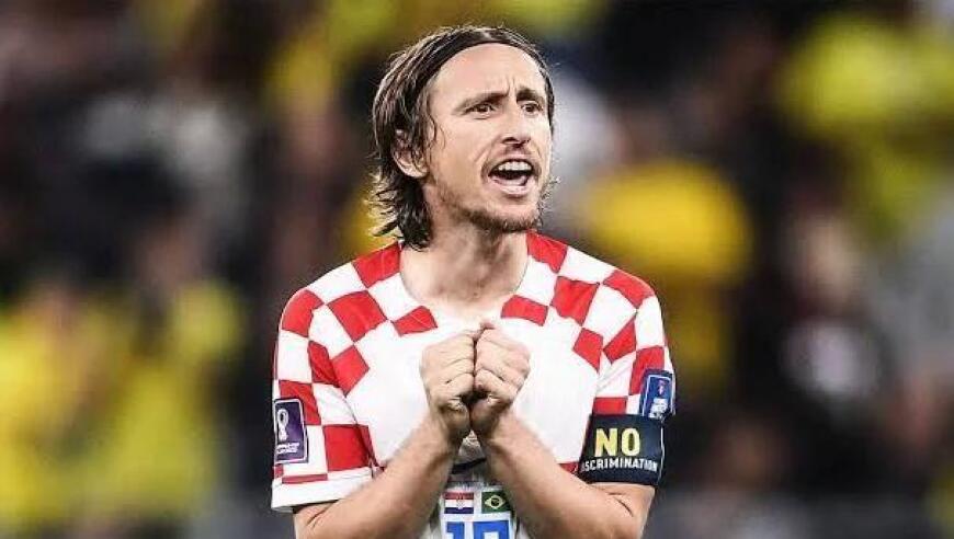 辽宁男篮王哲林关键得分带队胜