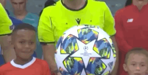C罗没投！B席作为葡萄牙队长参与FIFA最佳投票，第一投给维蒂尼亚（C罗未投票！葡萄牙队长B席参与FIFA最佳评选，首选维蒂尼亚）