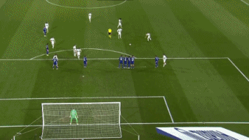 NBA：勇士险胜小牛 库里关键三分救主